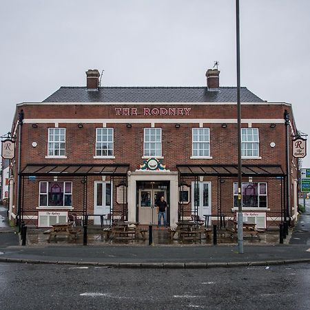 The Rodney Hotel Warrington Buitenkant foto