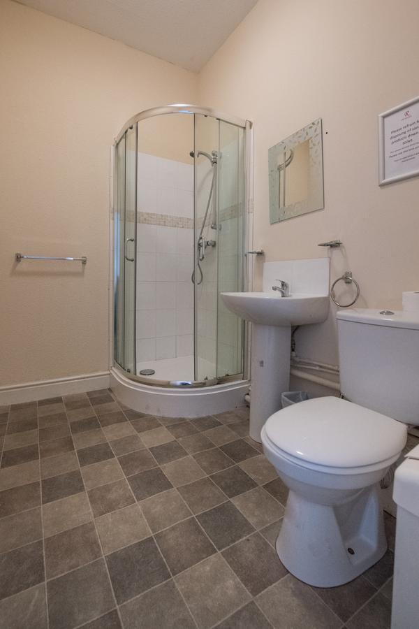 The Rodney Hotel Warrington Buitenkant foto