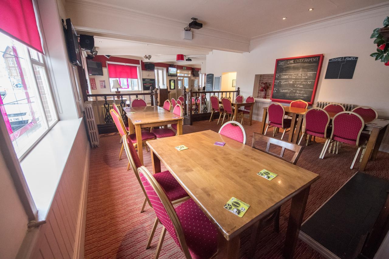 The Rodney Hotel Warrington Buitenkant foto